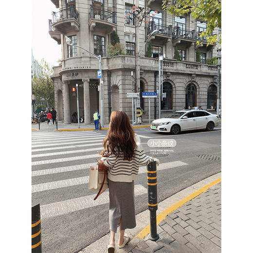 金蘑菇菇 【黑色半裙 其他售罄】蜜度满分 海军系列 / 过年乖崽fu~海军领条纹减龄毛衣 商品图3