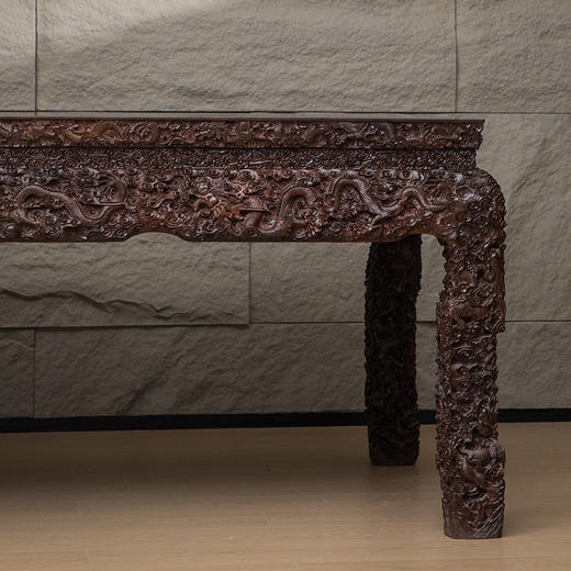 二十世纪 紫檀束腰三弯腿满雕云龙纹大画桌 商品图3