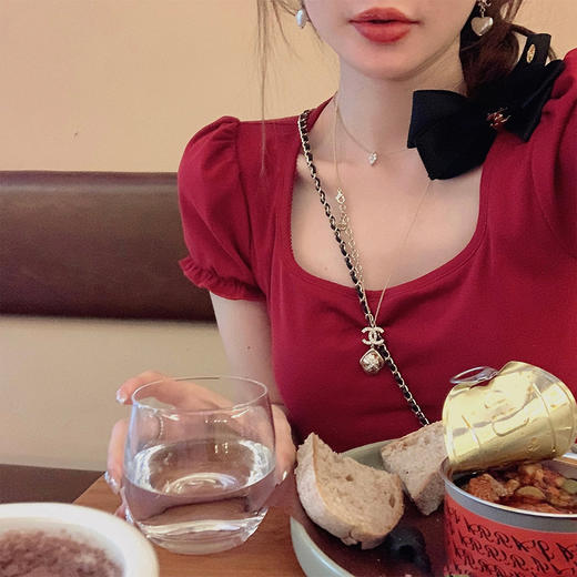 金蘑菇菇【sweetheart甜心t】无钢圈免文胸一体式设计感方领短袖t 商品图1