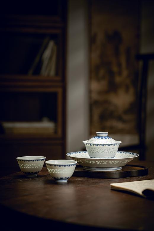 富玉窑  景德镇手工青花玲珑百合纹盖碗茶具套组 单杯主人杯 商品图1