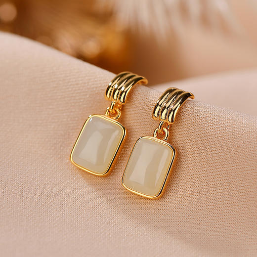 S925纯银镀金和田玉青玉耳钉个性气质几何弯管耳坠耳饰 商品图5