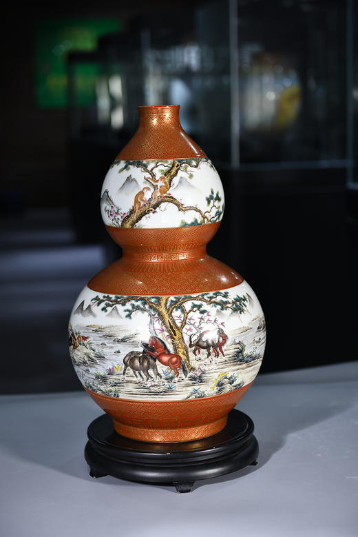 红釉描金粉彩马上封侯葫芦瓶 商品图0