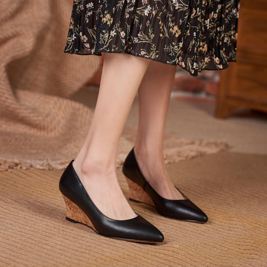 舒适时尚，坡跟尖头真皮单鞋DZM-FF503 商品图1