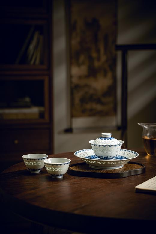 富玉窑  景德镇手工青花玲珑百合纹盖碗茶具套组 单杯主人杯 商品图4