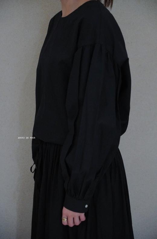 （4折）FRANCESCA卡其白黑色圆领上衣 商品图0