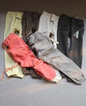 简单粗暴的 哈！情侣段 F0G Essentials 加绒的 束口小宽松 裤 6色入