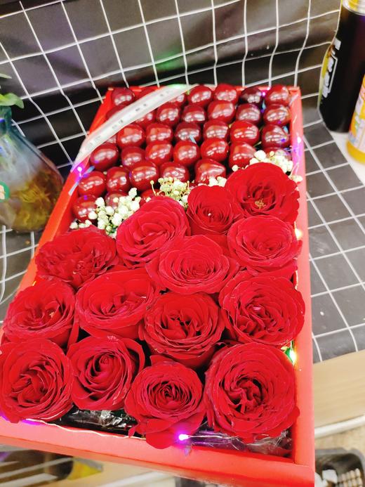 樱桃玫瑰鲜花礼盒（拼团） 商品图1