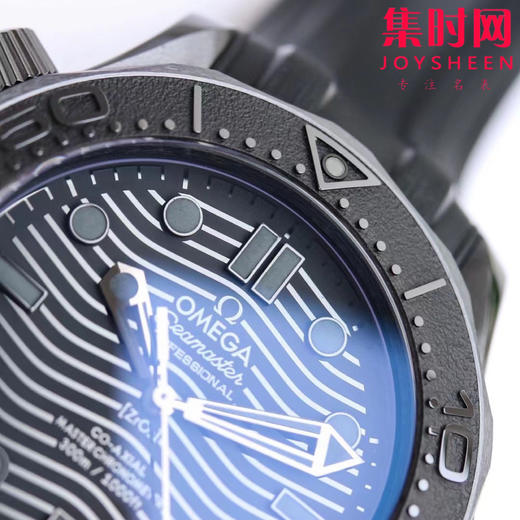 墨黑海马 桀骜登场 欧米茄OR新品海马300系列 陶瓷海马 男士机械腕表 商品图3