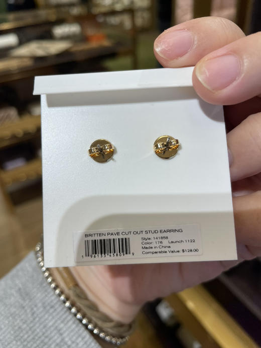 设计完全不输小香！轻奢界头部！Tory burch TB新款满钻耳钉 有可爱的四叶草🍀和镂空logo款 商品图2