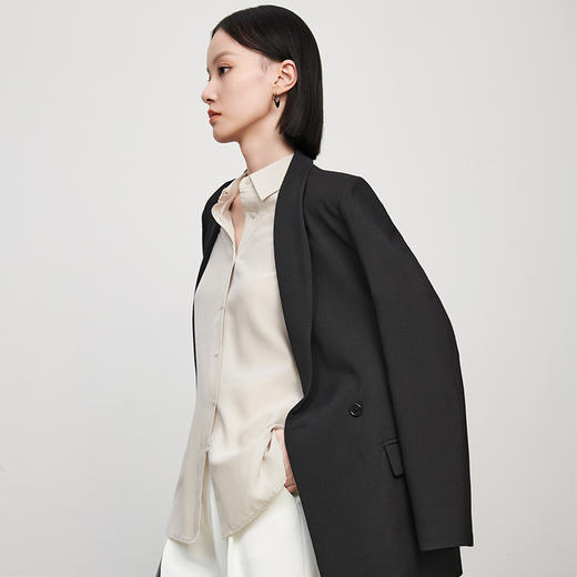 IN AND ON 春新款女衬衣纯色桑蚕丝柔美质感垂顺百搭透气衬衫 商品图4