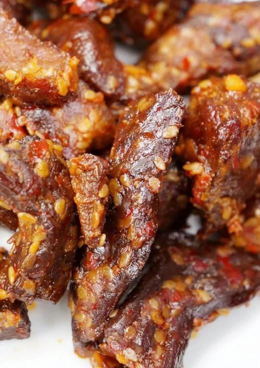 s姆、盒m同工厂代工【草原风干牛肉】精选内蒙古草原西门塔尔牛后腿肉制成 乳酸菌发酵技术 wu添加色素 w色素 w添加防F剂 细腻口感不柴不硬有嚼劲，独立小包装，干净方便外出携带（原味+麻辣味两种口味） 商品图10