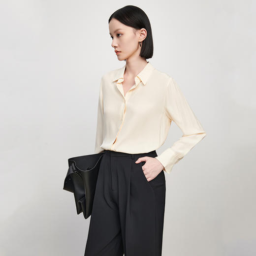 IN AND ON 春新款女衬衣纯色桑蚕丝柔美质感垂顺百搭透气衬衫 商品图6