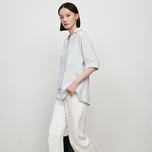 IN AND ON 19-8006春夏女士衬衫新款亚麻宽松百搭通勤显瘦V领上衣 商品图2