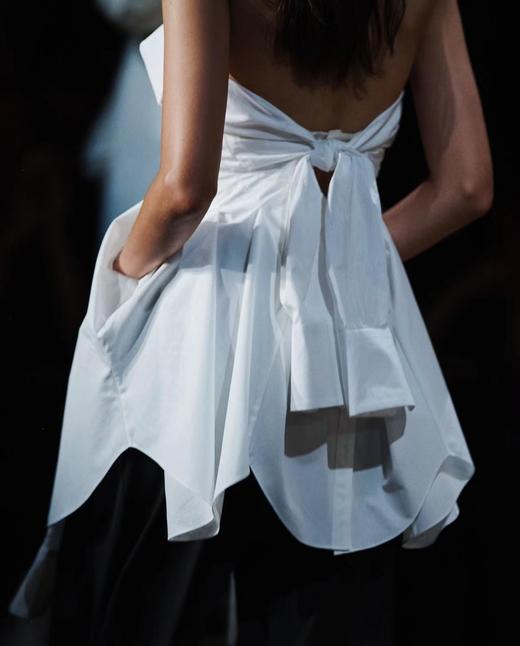 Ashlyn  白色/黑色TRINENI四袖解构胸衣式上衣 商品图5