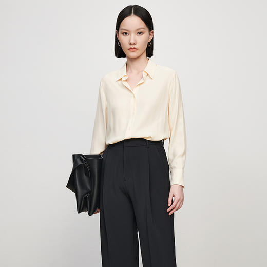 IN AND ON 春新款女衬衣纯色桑蚕丝柔美质感垂顺百搭透气衬衫 商品图0