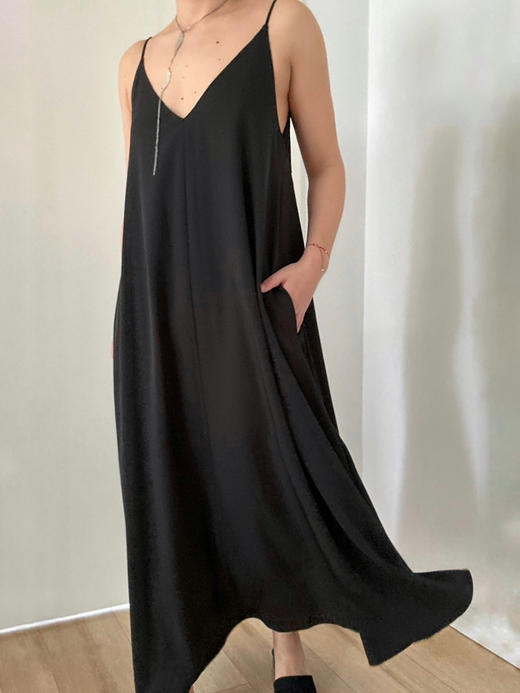 Semplicita | F16 前V后U吊带连衣裙 [ 黑垂感 / 湖蓝棉麻 / 柠檬绿高支棉 ] 商品图0