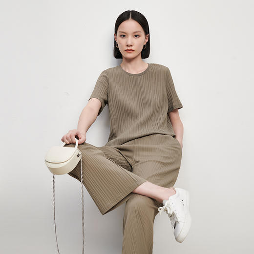 三宅褶皱套装女2023夏季新款短袖上衣休闲垂感显瘦阔腿裤两件套 商品图4