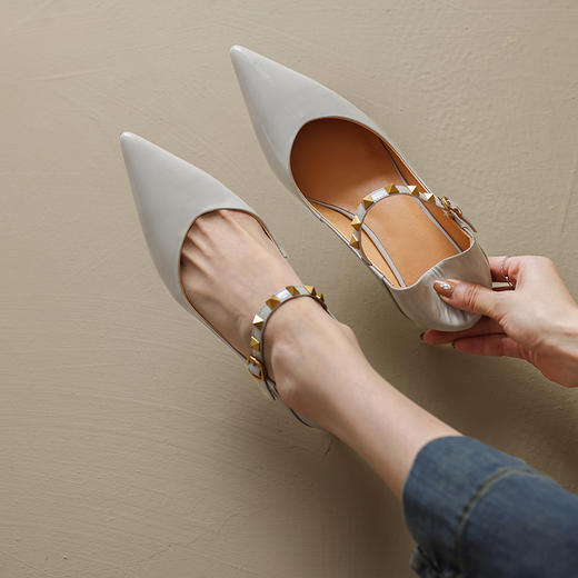 优雅百搭，尖头真皮亮面细跟高跟鞋DZM-AA2326 商品图4