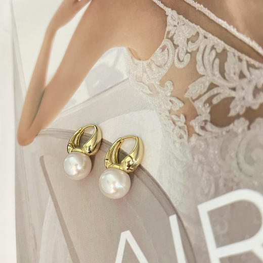 甄珠贝 复古又时髦 一对10-11mm的珍珠+纯银镀真金日本定制配件 商品图2