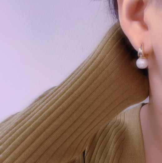 甄珠贝 复古又时髦 一对10-11mm的珍珠+纯银镀真金日本定制配件 商品图5