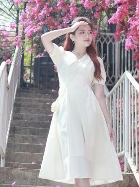 我站在桥上看风景，而你在看我