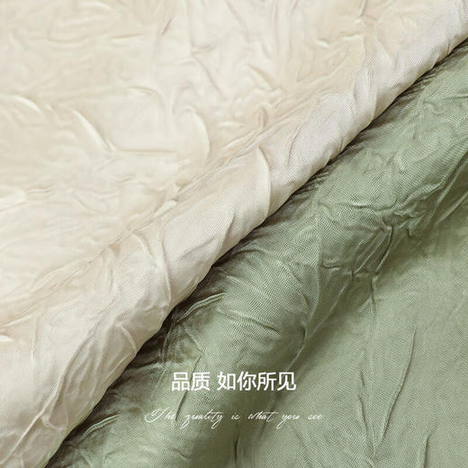 COCOBELLA肌理褶皱字母圆领上衣女夏光泽感缎面短袖T恤TS632 商品图3