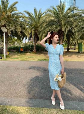 逃不掉的蓝色碎花连衣裙的心动魔法