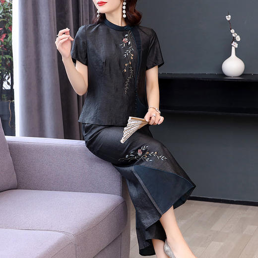 新款气质复古绣花上衣阔腿裤妈妈装大码两件套AHM-qyy9607 商品图0