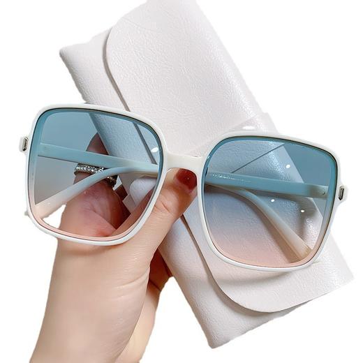 【好物推荐】新款太阳眼镜女士潮流防紫外线复古墨镜 商品图0