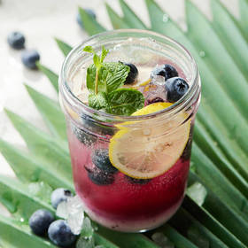 蓝莓可尔必思气泡饮 Blueberry Calpis Sparkling