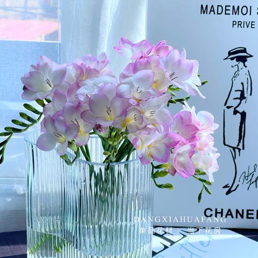 【补货100份】卡布奇诺玫瑰10支+白色雀梅5支+优选香雪兰5支+小花向日葵5支+紫精灵康乃馨5支/份 商品图1