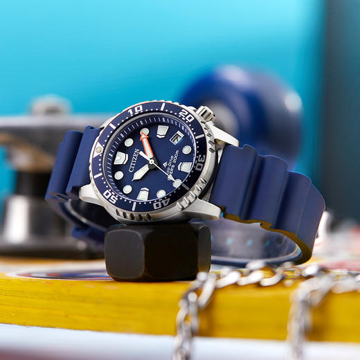 西铁城/CITIZEN运动潜水PROMASTER系列光动能女表EO2021-05L 商品图3