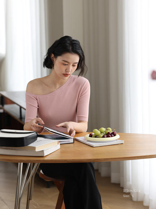 HeyDress斜领针织衫女夏季法式露肩设计修身短袖T恤坑条性感上衣 商品图3