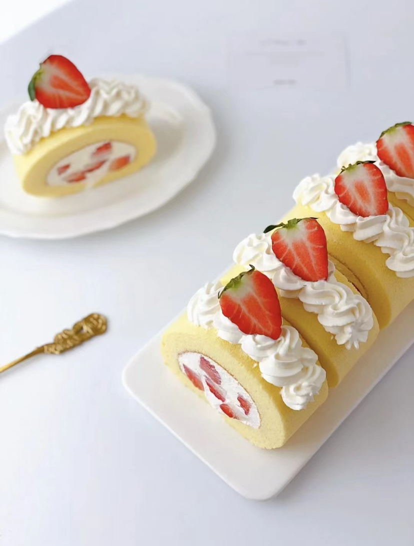 草莓蛋糕卷