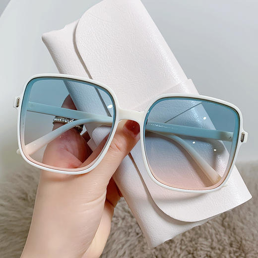 【好物推荐】新款太阳眼镜女士潮流防紫外线复古墨镜 商品图3
