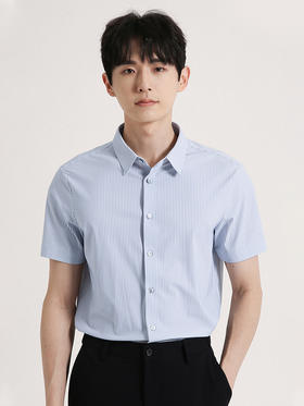 callisto浅蓝条纹弹力混纺短袖衬衫 SSSTS071C