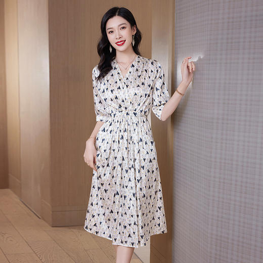 ASE-23001 复古国墨画元素桑蚕丝连衣裙夏季新款心形收腰显瘦裙子 商品图3
