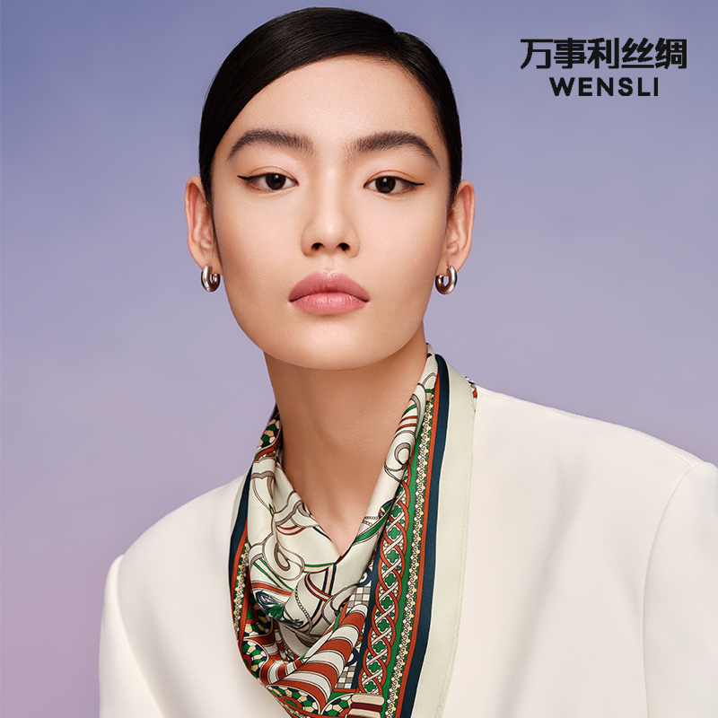 万事利“南国晚风”51厘米双面印花真丝小方巾