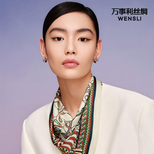 万事利“南国晚风”51厘米双面印花真丝小方巾 商品图0