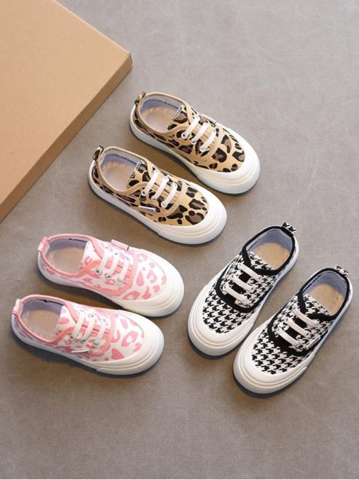 【岁愿儿童糖果色帆布鞋】春秋必备的鞋子，‎每年都不会过时的帆布鞋，‭百搭又耐看！⁣品质保证！⁩ 商品图3