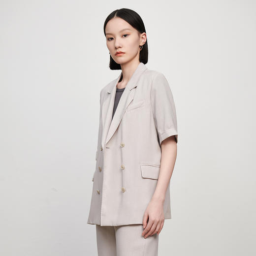 IN AND ON女士轻薄双排扣短袖西装宽松休闲透气时尚套装 商品图1