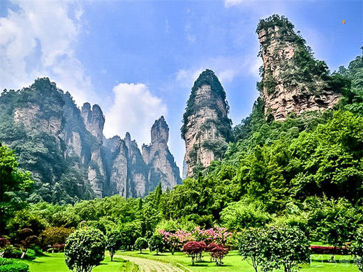 五一4日【湘西张家界】户外深度游-张家界天门山-芙蓉镇-凤凰古城-边城茶峒古镇-矮寨大桥-坐龙峡 商品图1