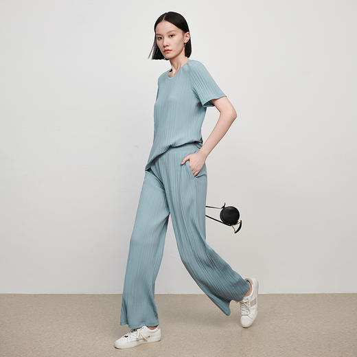 IN AND ON三宅褶皱套装女2023夏季新款短袖上衣休闲垂感显瘦阔腿裤两件套 商品图2