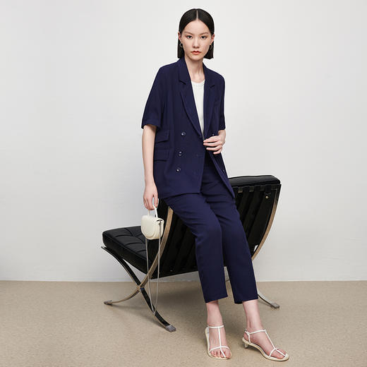 IN AND ON女士轻薄双排扣短袖西装宽松休闲透气时尚套装 商品图3