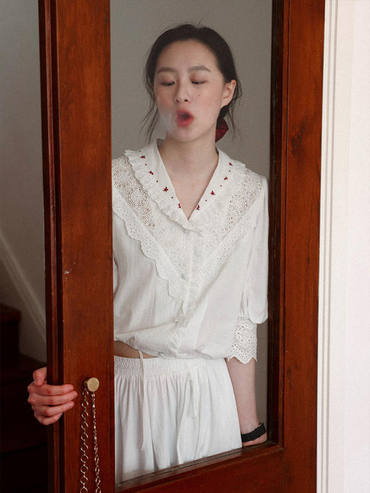 Even Vintage | 浪漫氛围感 原创设计法式复古刺绣蕾丝拼接白衬衫 商品图3