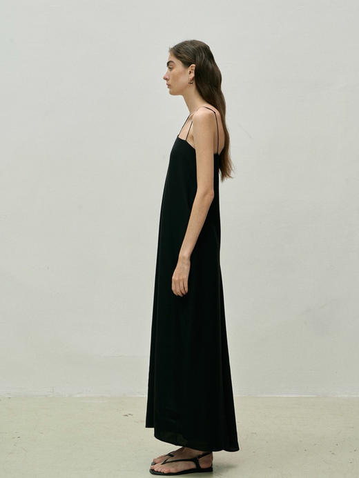 Viktoria Chan | SS23101 Lotti long strap dress[ 吊带连衣裙 黑 / 浅米 ] 商品图5