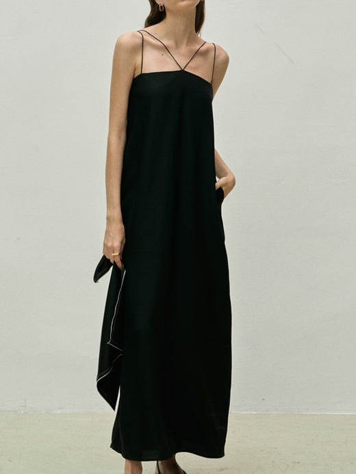 Viktoria Chan | SS23101 Lotti long strap dress[ 吊带连衣裙 黑 / 浅米 ] 商品图4