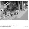 胡同里的日常 一本文字内容丰富的胡同摄影集 静止的影像与流动的方言勾勒了北京往事 从近300帧永恒瞬间中，追溯1985—2010年的胡同岁月 商品缩略图3