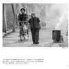 胡同里的日常 一本文字内容丰富的胡同摄影集 静止的影像与流动的方言勾勒了北京往事 从近300帧永恒瞬间中，追溯1985—2010年的胡同岁月 商品缩略图2