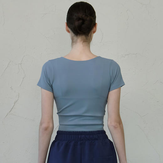 跃牌【洛水之神系列】V领交叉瑜伽服透气速干短袖HN121（不带胸垫） 商品图1